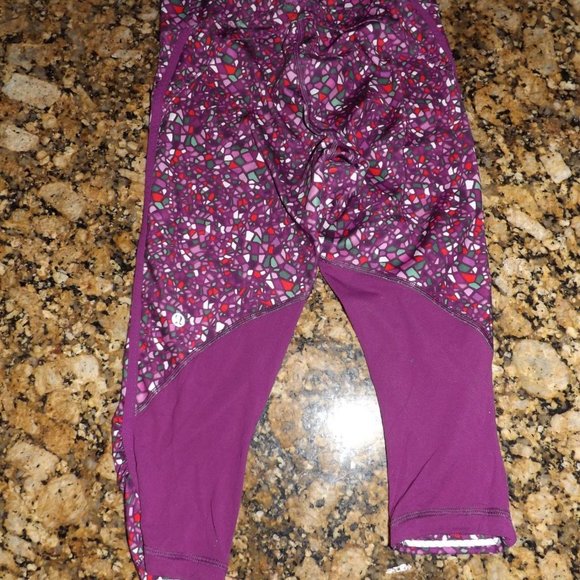 Lululemon 2 Real Quick Crop Paradise Camo Luxtreme - Picture 4 of 4